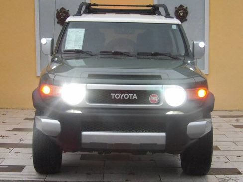Used 2014 Toyota FJ Cruiser 4WD image 3
