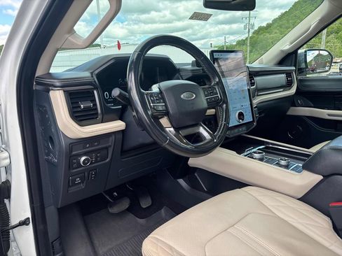 Used 2022 Ford Expedition Platinum AWD/4WD image 13