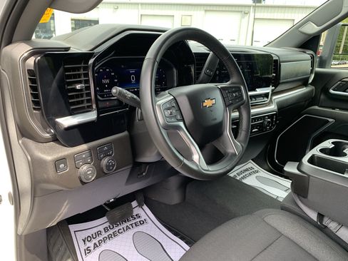 Used 2025 Chevrolet Silverado 2500 LT w/ Convenience Package AWD/4WD image 19