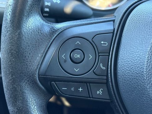 Used 2022 Toyota RAV4 LE image 18