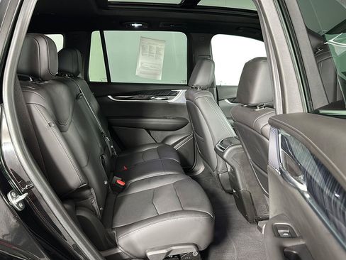 Used 2024 Cadillac XT6 Premium Luxury AWD/4WD image 34