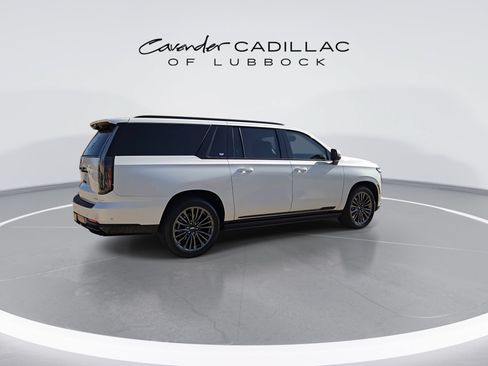 Certified 2025 Cadillac Escalade ESV Sport Platinum w/ LPO, Floor Liner Package AWD/4WD image 8