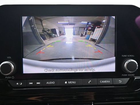 Used 2024 Nissan Pathfinder SV FWD image 11