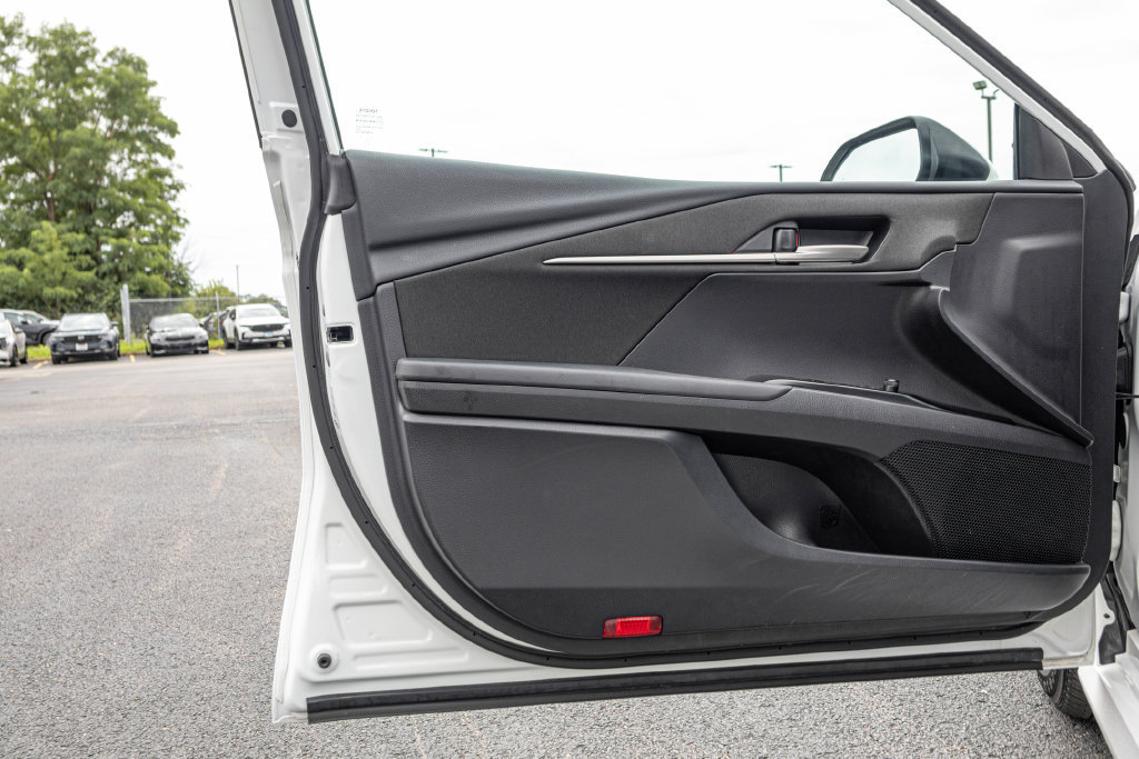 Used 2025 Toyota Camry LE FWD image 26