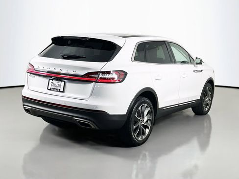 Used 2022 Lincoln Nautilus Reserve w/ Luxury Package AWD/4WD image 5