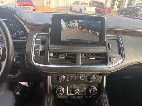 Used 2022 Chevrolet Suburban Premier image 12