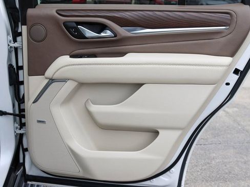 Used 2021 GMC Yukon Denali w/ Denali Premium Package image 23