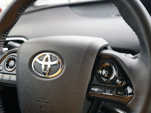 Used 2019 Toyota Prius XLE image 25