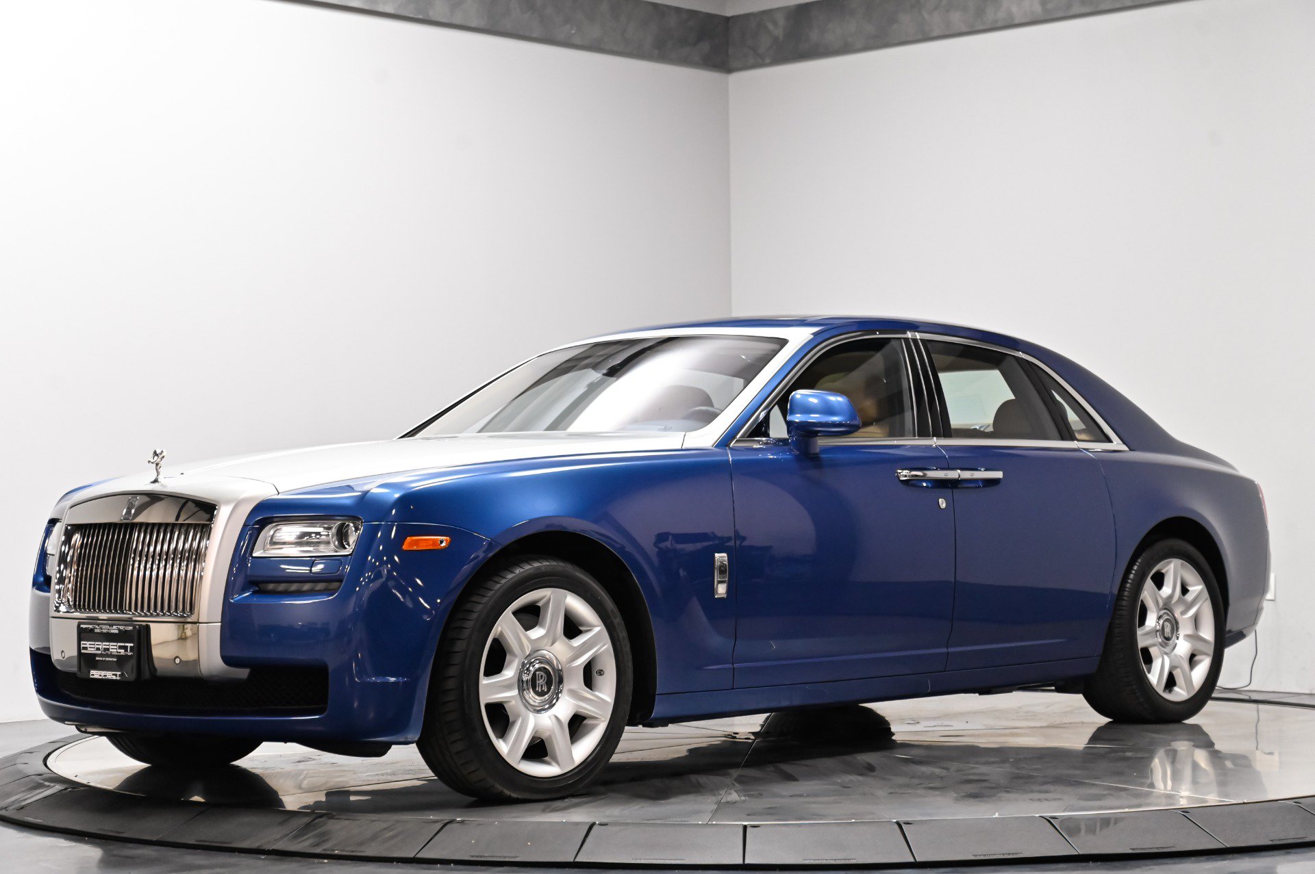 Used 2012 Rolls-Royce Ghost RWD image 3