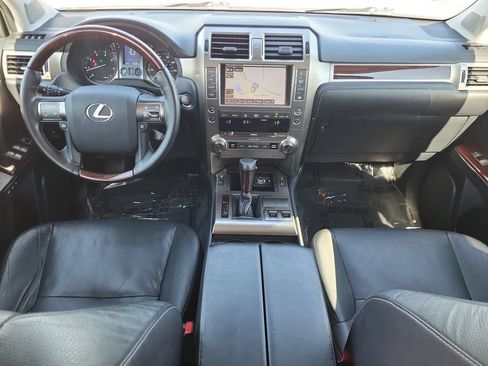Used 2018 Lexus GX 460 Premium w/ Premium Package AWD/4WD image 16