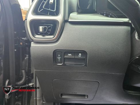 Used 2022 Kia Sorento S w/ Panoramic Sunroof Package FWD image 35