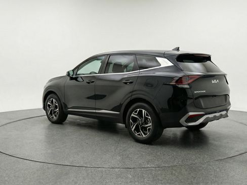 Used 2025 Kia Sportage LX FWD image 6