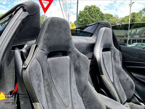 Used 2026 McLaren 750S Spider RWD image 24