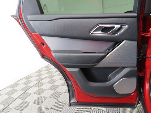 Used 2018 Land Rover Range Rover Velar R-Dynamic SE image 25