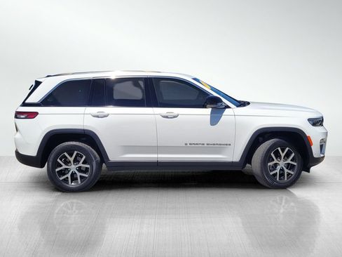 Used 2023 Jeep Grand Cherokee Limited w/ Luxury Tech Group II AWD/4WD image 3