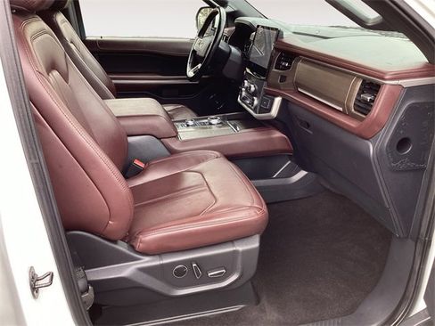 Used 2023 Ford Expedition Limited image 15