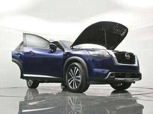Certified 2024 Nissan Pathfinder Platinum AWD/4WD image 52
