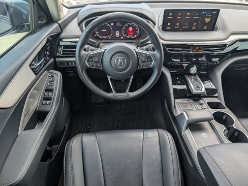 Used 2023 Acura MDX w/ Technology Package FWD image 3