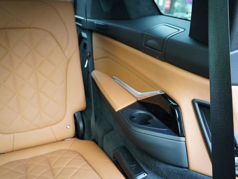 Used 2025 BMW X7 xDrive40i w/ M Sport Package image 60