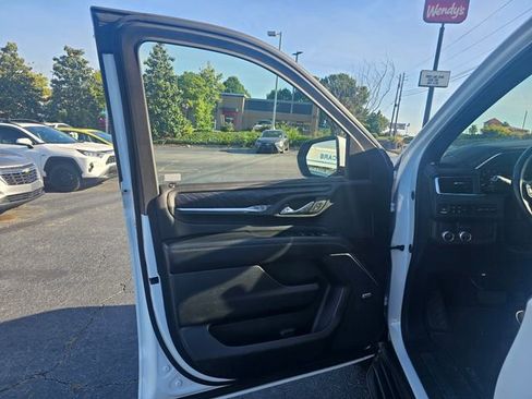 Used 2024 GMC Yukon Denali RWD image 33