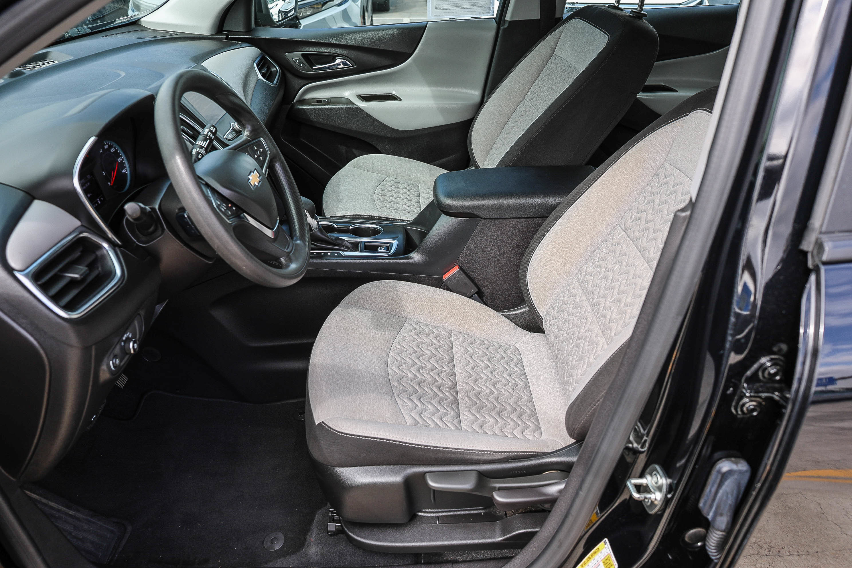 Used 2024 Chevrolet Equinox LS FWD image 9