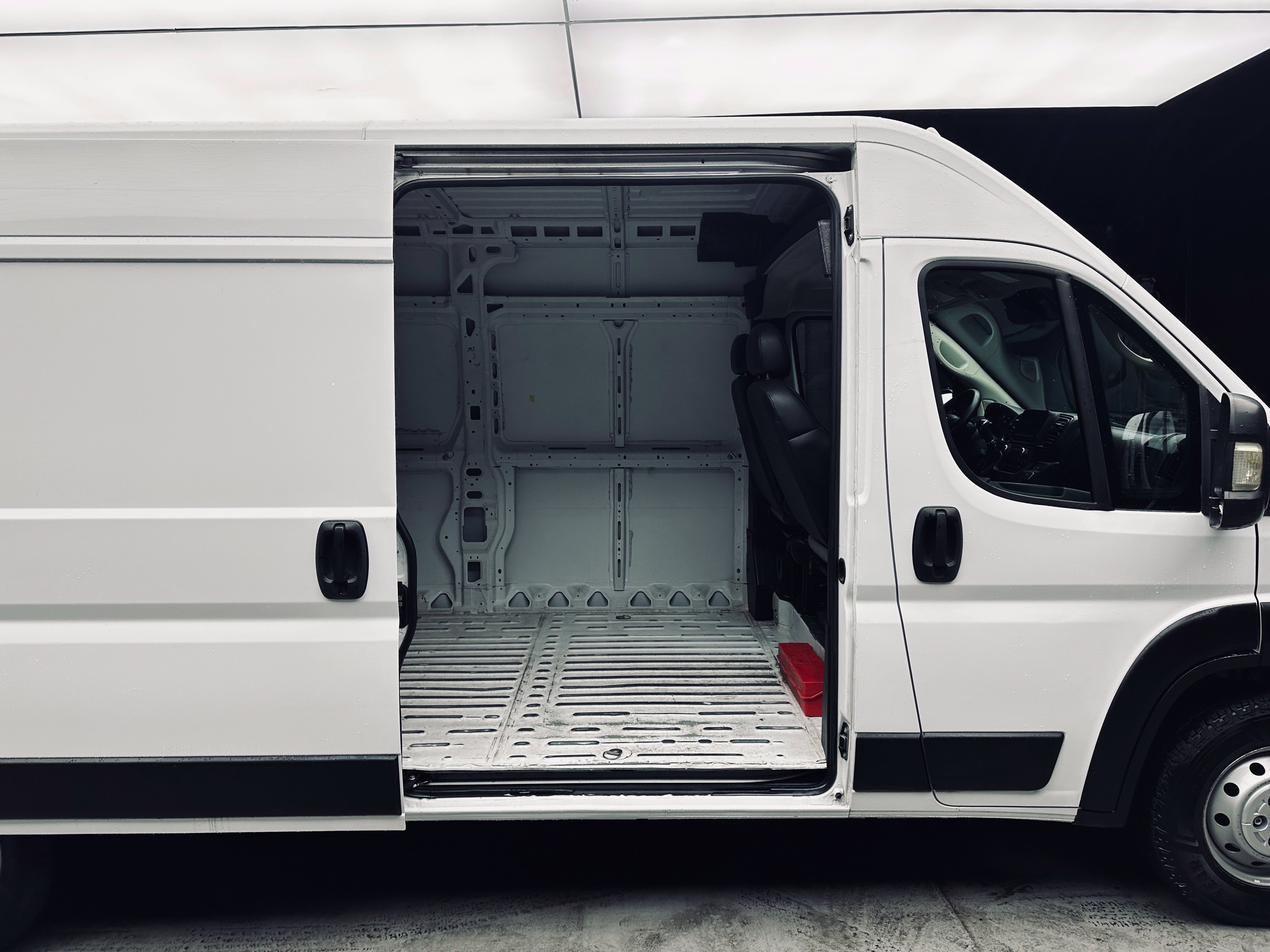 Used 2023 RAM ProMaster 2500 FWD image 23