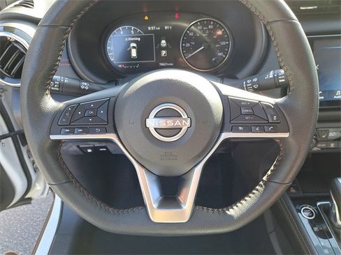 Used 2024 Nissan Kicks SR w/ SR Premium Package image 18