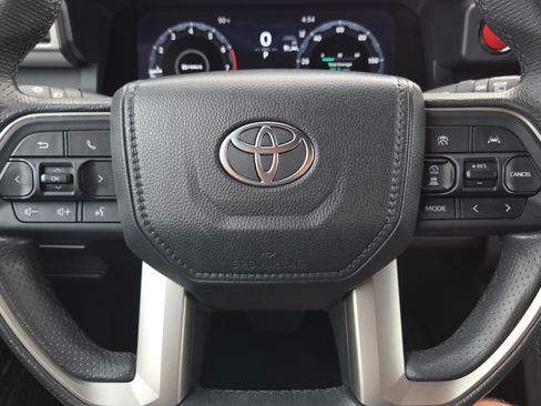Certified 2025 Toyota 4Runner TRD Off-Road Premium AWD/4WD image 30