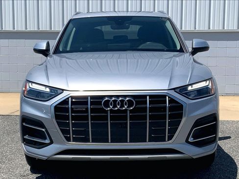 Used 2023 Audi Q5 2.0T Premium w/ Convenience Package AWD/4WD image 3