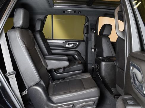 Used 2022 Chevrolet Tahoe Z71 w/ Luxury Package AWD/4WD image 30
