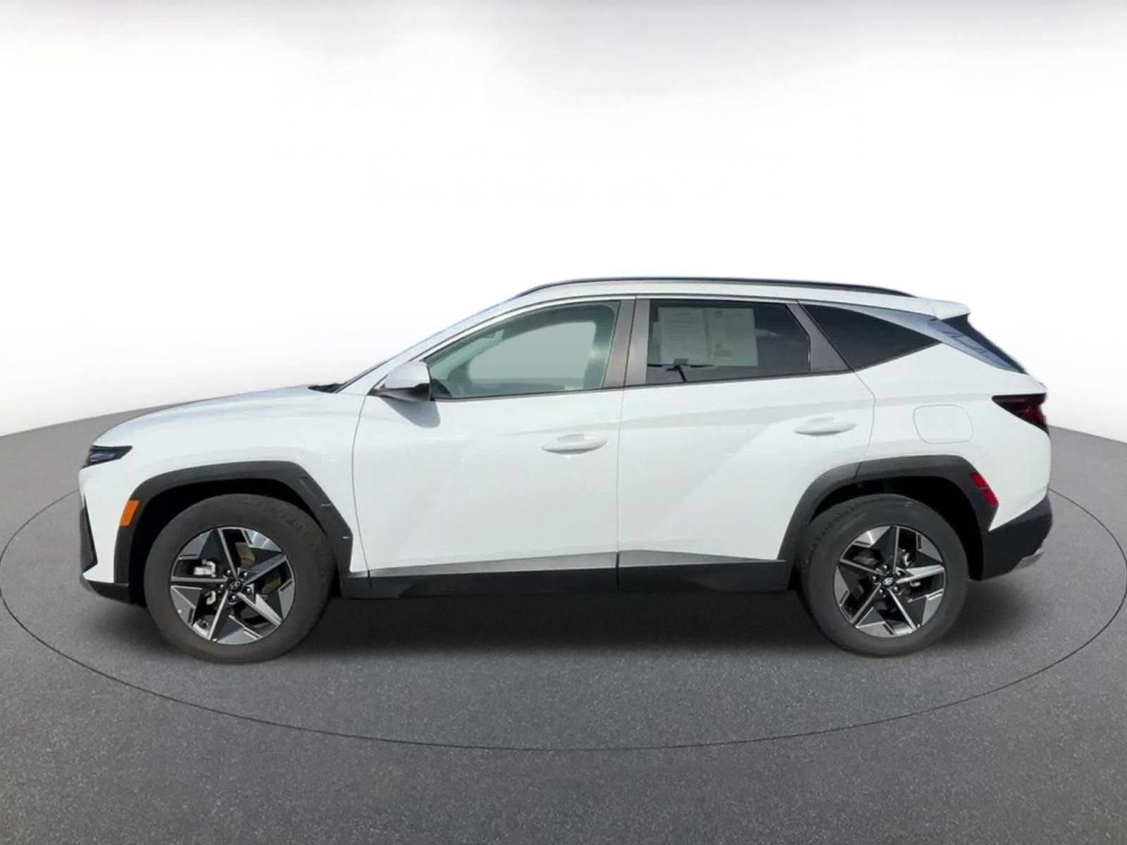 Used 2025 Hyundai Tucson SEL AWD/4WD image 8