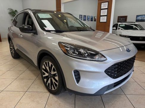 Used 2020 Ford Escape SE Sport image 7