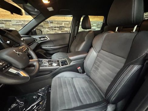 Used 2023 Mitsubishi Outlander Ralliart image 27