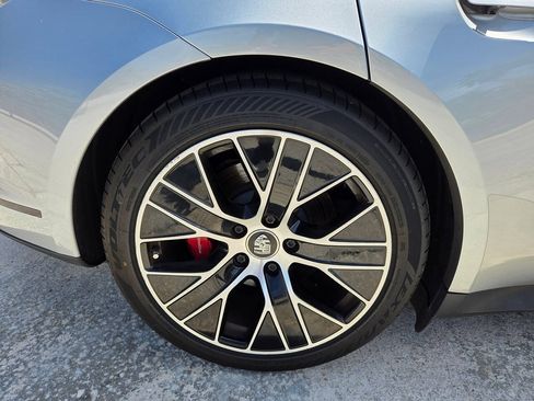 Used 2021 Porsche Taycan 4S AWD/4WD image 17