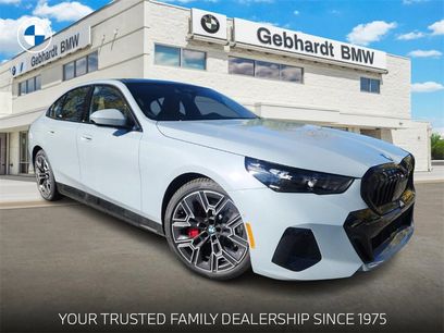 New 2026 BMW 550e xDrive w/ Premium Package