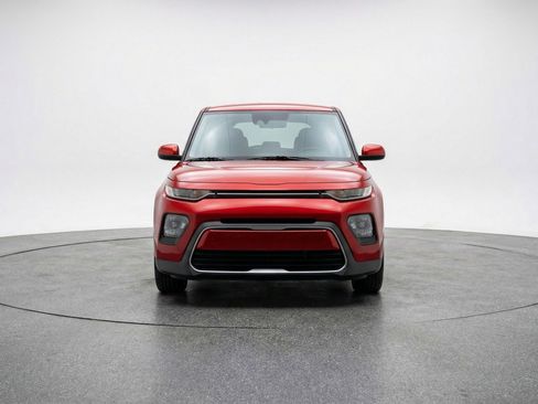 Used 2025 Kia Soul LX w/ LX Technology Package image 2