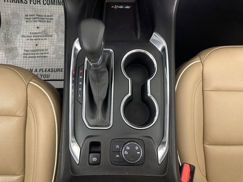 Used 2023 Chevrolet Traverse Premier image 19