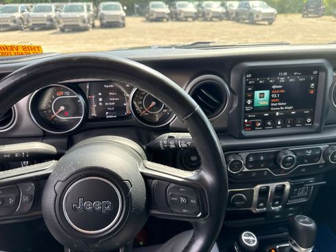 Used 2023 Jeep Wrangler Sport AWD/4WD image 15