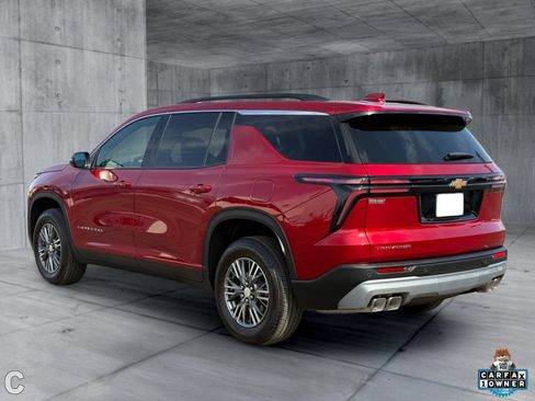 Used 2026 Chevrolet Traverse LT FWD image 4