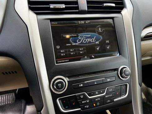 Used 2016 Ford Fusion SE w/ Equipment Group 202A image 36