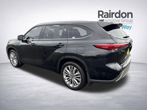 Used 2023 Toyota Highlander Platinum image 6