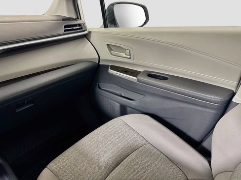 Used 2023 Toyota Sienna LE FWD image 24