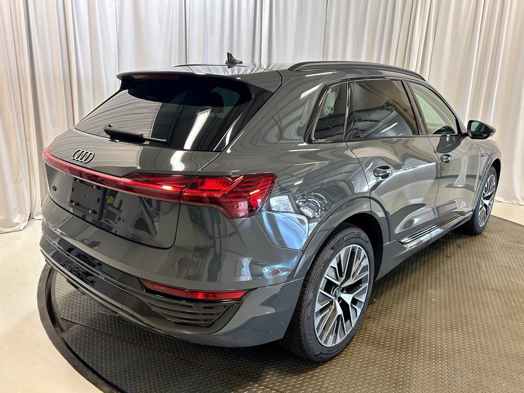 Used 2024 Audi Q8 e-tron Prestige w/ Prestige Package AWD/4WD image 3