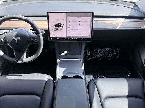 Used 2023 Tesla Model 3 Standard Range RWD image 2