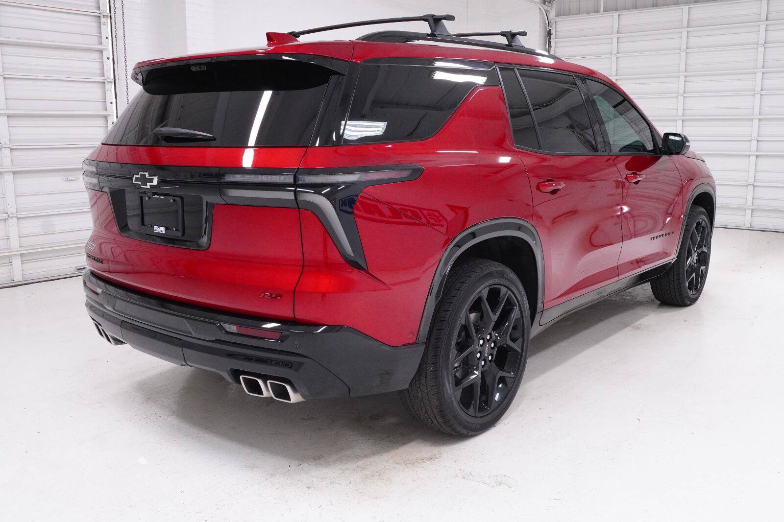 Used 2025 Chevrolet Traverse RS w/ LPO, Floor Liner Package FWD image 38