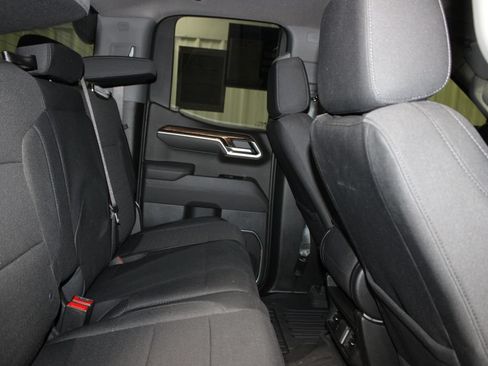 Used 2025 GMC Sierra 1500 SLE AWD/4WD image 32
