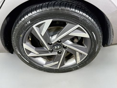 Used 2024 Hyundai Elantra SEL w/ Convenience Package FWD image 35