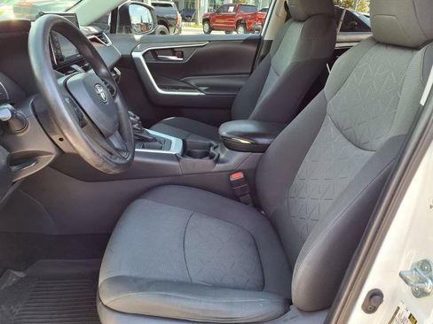 Used 2021 Toyota RAV4 XLE FWD image 24