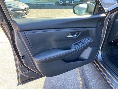 Used 2025 Nissan Sentra SV image 18