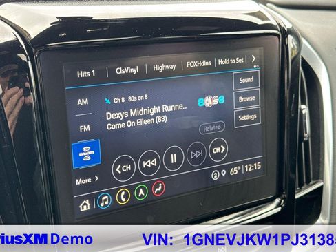 Used 2023 Chevrolet Traverse RS image 30